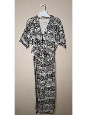 VTG Maggie London Black & White Geometric Cropped Midi Dress Size 8 Spring Time!